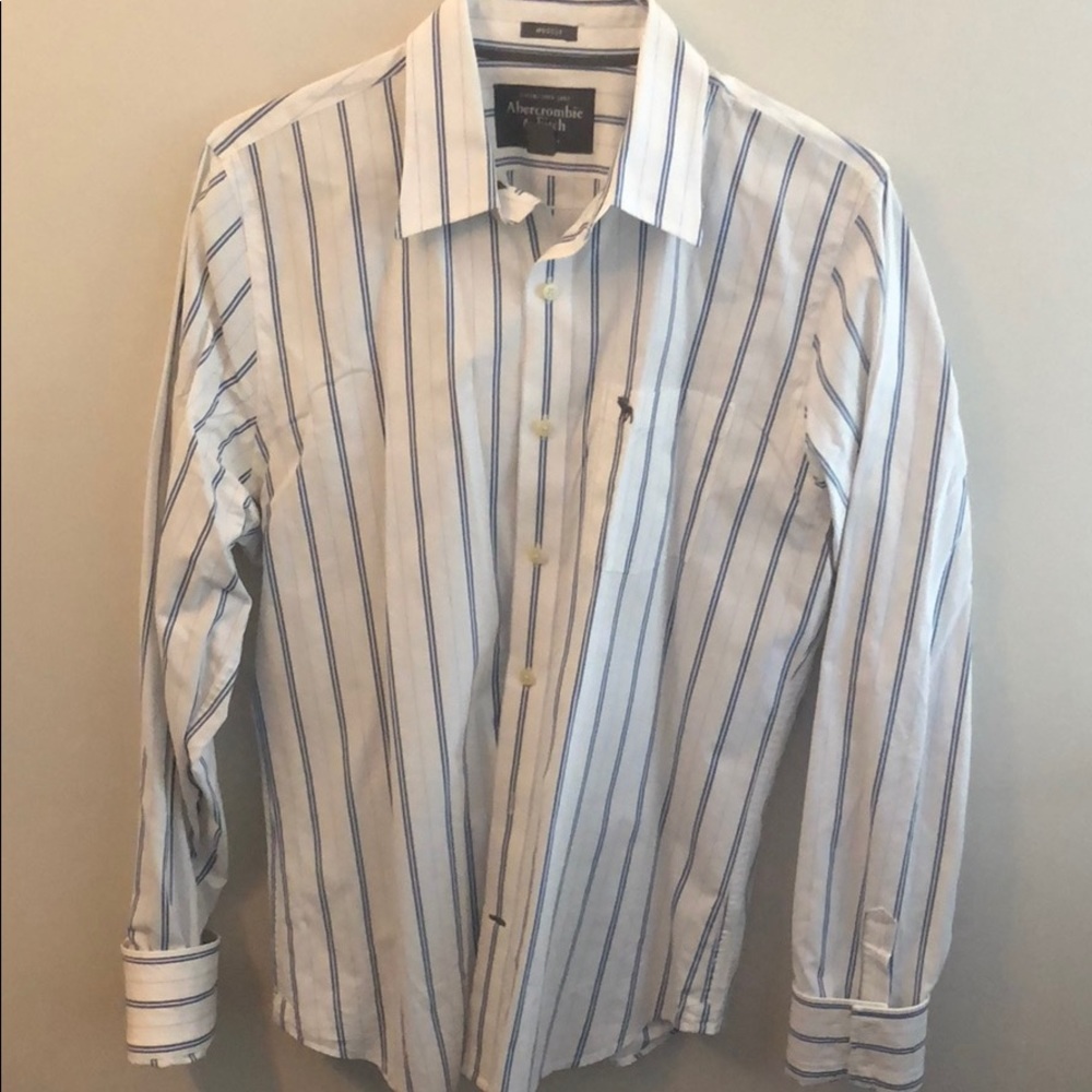 A&F muscle fit L/S button down